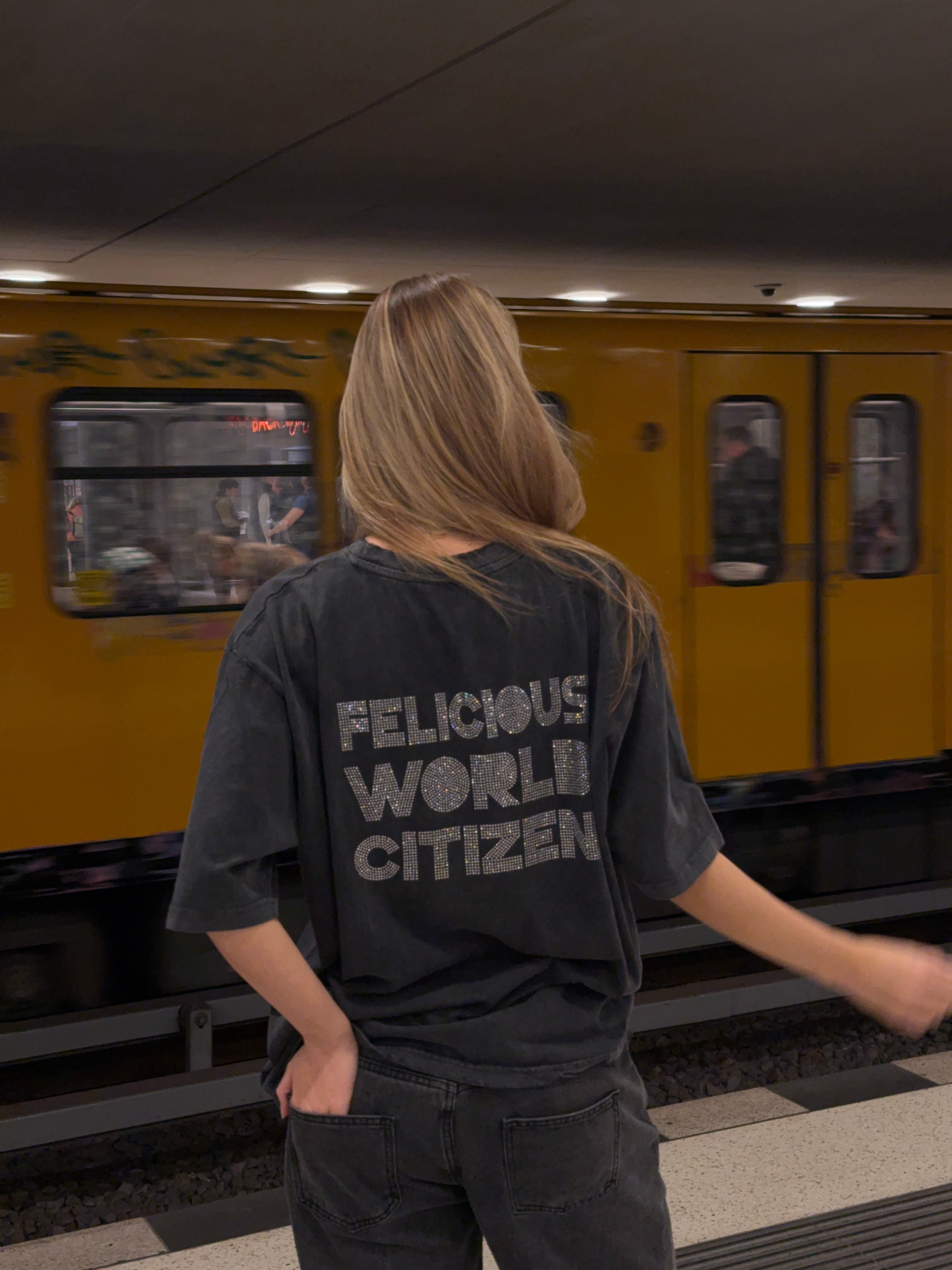 Vintage Oversize Tee Rhinestones Black Washed