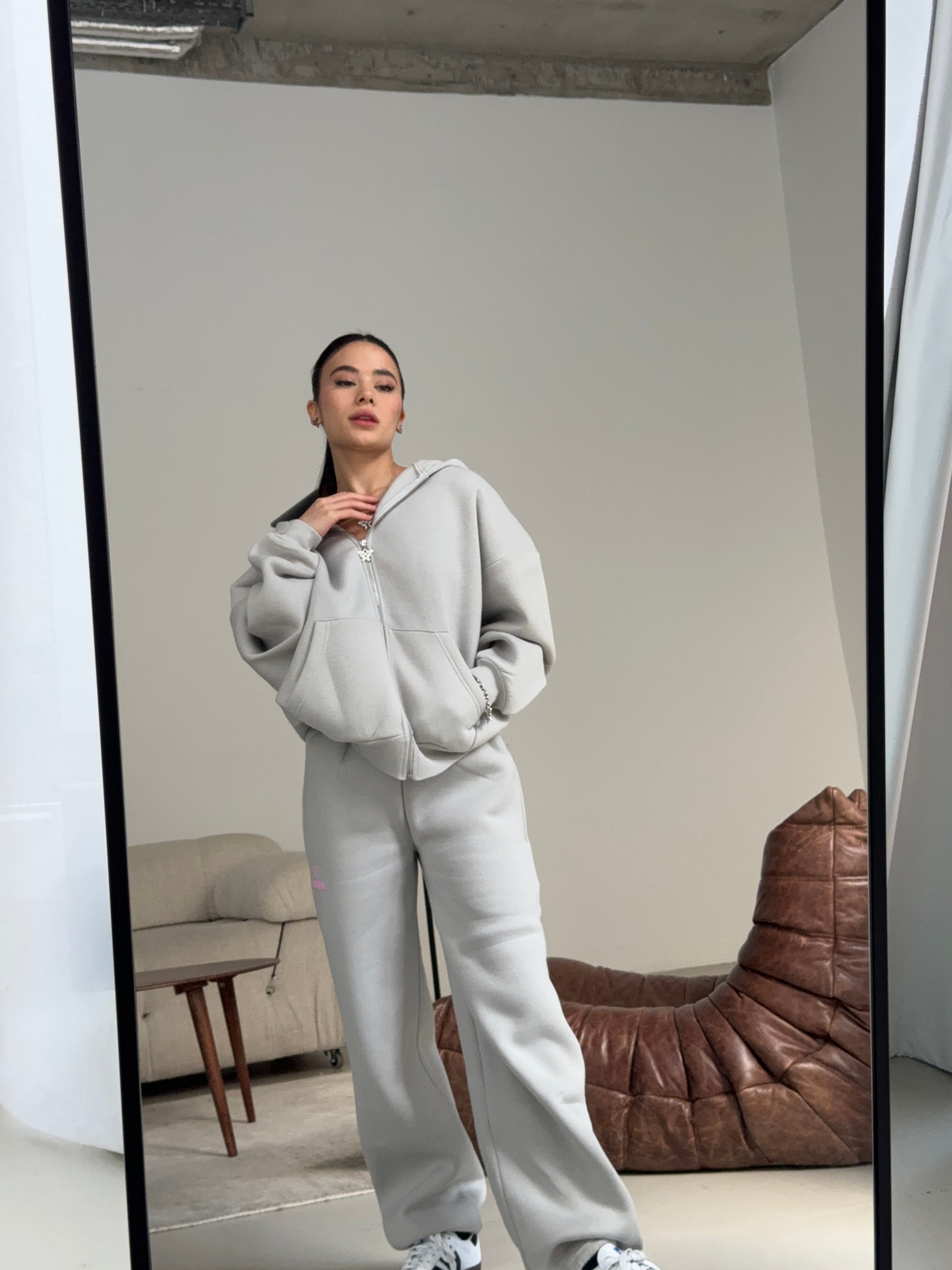 Basic Logo ZIP-Hoodie Concrete