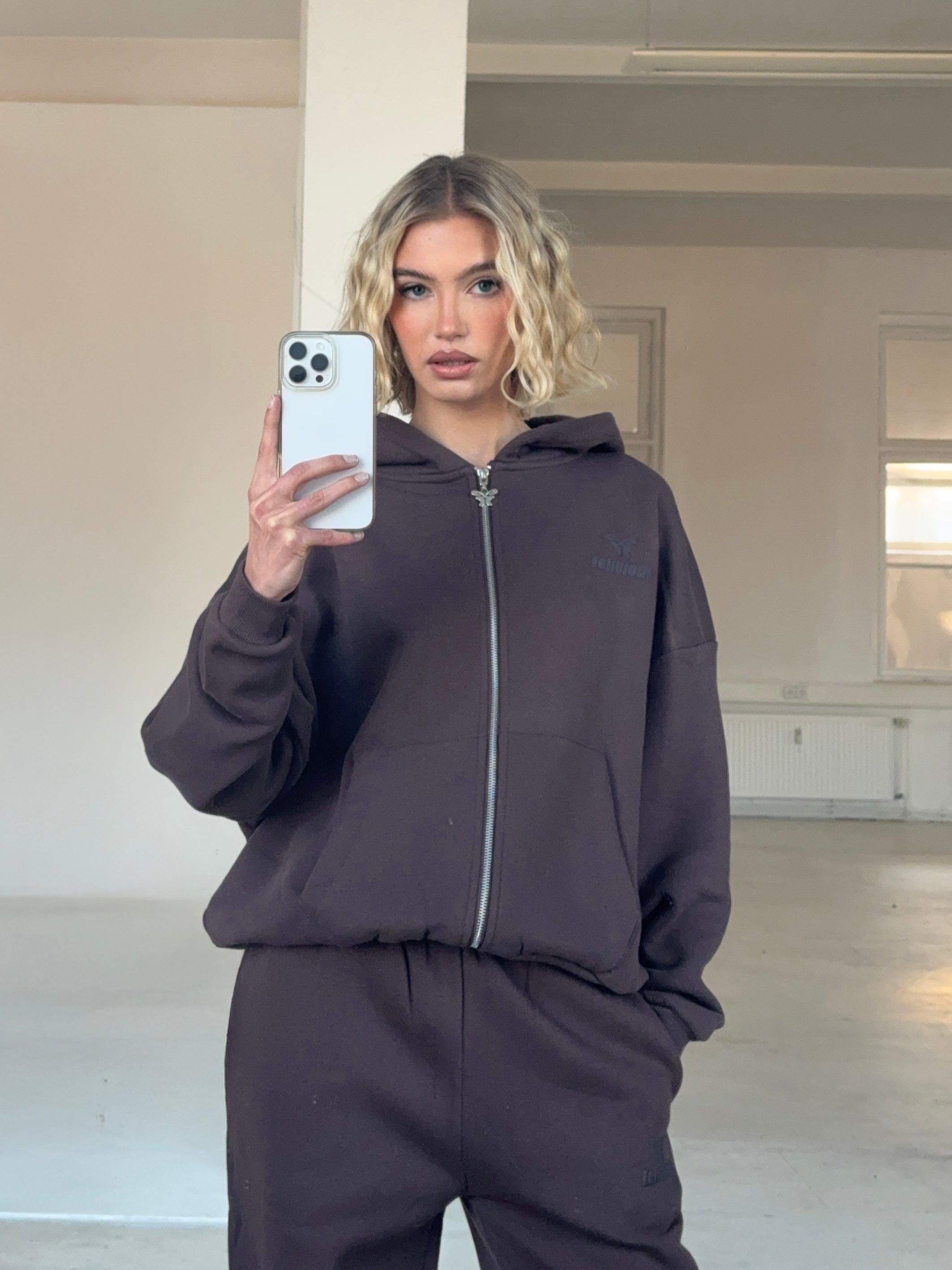 Basic Logo ZIP-Hoodie Chocolate