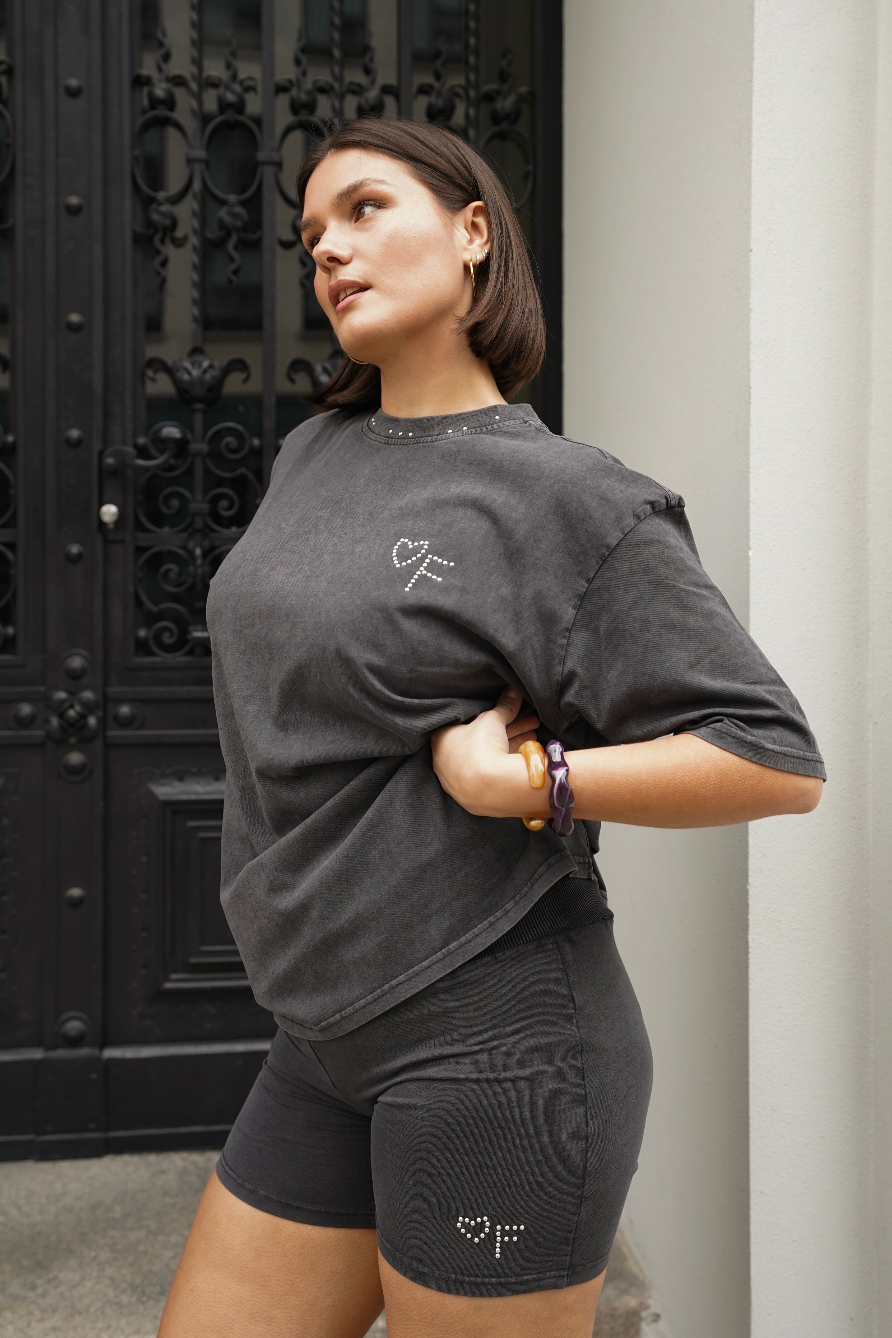 Vintage Studs Oversize Tee Black Washed
